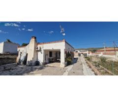 Oportunidad Única: Chalet de Origen en Venta con Amplias Instalaciones