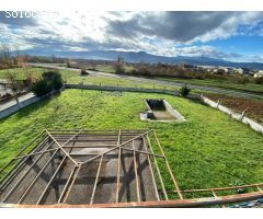 OPORTUNIDAD , CASA CON TERENO  YA TIENE LA ESTRUCTURA METALICA O PARA UNA NAVE