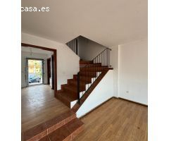 Acogedor Adosado en Congosto, Zona Almazcara - Ideal para Tu Familia ?????
