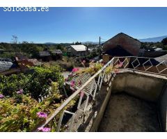 VENTA: Casa con jardín en Cueto.