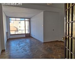 VENTA: Amplio y Luminoso Piso en el Corazón de Ponferrada