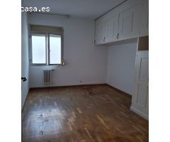 VENTA: Amplio y Luminoso Piso en el Corazón de Ponferrada