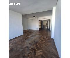 VENTA: Amplio y Luminoso Piso en el Corazón de Ponferrada
