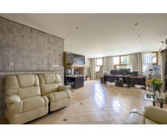 Villa en venta con explotación hípica. San Lorenzo de El Escorial.