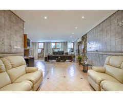 Villa en venta con explotación hípica. San Lorenzo de El Escorial.