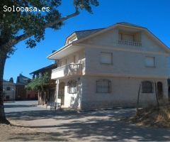 CHALET CON TERRENO EN RODANILLO