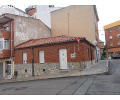 CASA EN VENTA EN CALLE JUAN  DE JUNI - LEON