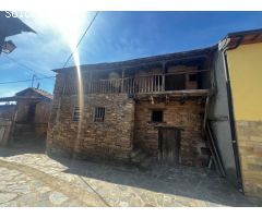 FANTASTICA CASA DE PIEDRA EN LOMBILLO