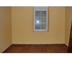 CASA CON TERRENO EN VILLAVERDE DE ARCAYOS