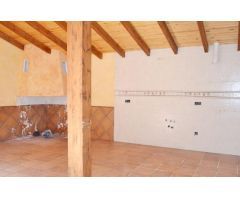 CASA CON TERRENO EN VILLAVERDE DE ARCAYOS