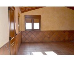 CASA CON TERRENO EN VILLAVERDE DE ARCAYOS