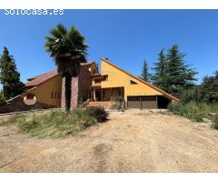 CHALET CON JARDIN EN CHOZAS DE  ABAJO