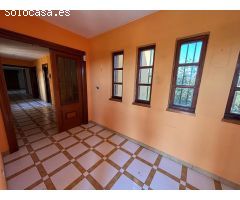 CHALET CON JARDIN EN CHOZAS DE  ABAJO