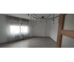 Venta piso tipo duplex en Cuatrovientos