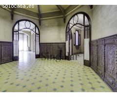 En venta la Casa Serra de Reus, un edificio residencial con estilo arquitectónico modernista.