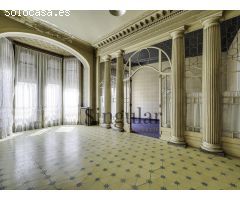 En venta la Casa Serra de Reus, un edificio residencial con estilo arquitectónico modernista.