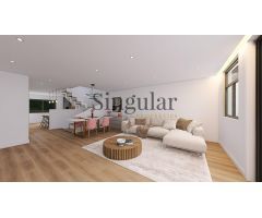 Descubre tu nuevo hogar en el cautivador Llers: Casa adosada con garaje privado
