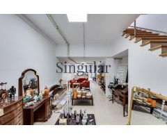 Amplio local comercial con terraza: Una oportunidad de inversión en el centro de Esplugues