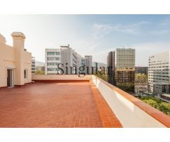 Exclusivo Ático con Dos Amplias Terrazas y Acabados Premium