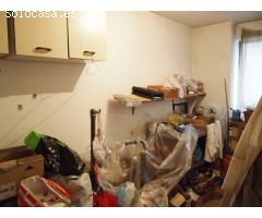ENTREPLANTA ACONDICIONADA COMO PELUQUERÍA EN EL CENTRO DE PONFERRADA