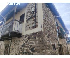 OPORTUNIDAD , CASA DE PIEDRA CON TERRENO A LADO DEL RIO EN SAN ESTEBAN DE VALDUEZA