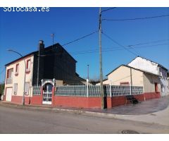 Casa con terreno en Venta en Cubillos del Sil, León