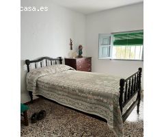 CASA DE CAMPO CON TERRENO.