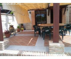 CHALET CON PISCINA ZONA VEJER