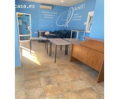LOCAL COMERCIAL EN ZONA CENTRICA DE CHICLANA