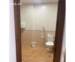LOCAL COMERCIAL EN ZONA CENTRICA DE CHICLANA