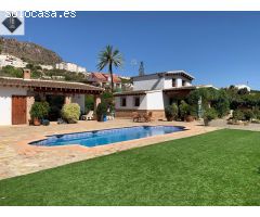 Finca - chalet en Alora
