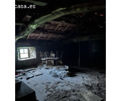 Casa adosada en Valdoviño para reforma integral