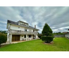 Espectacular Chalet en Ares