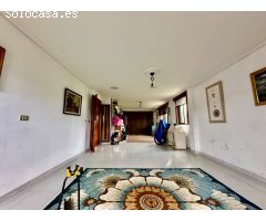 Espectacular Chalet en Ares