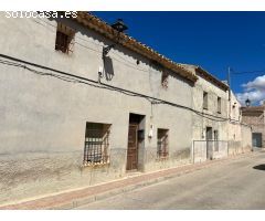 Casa de dos plantas y patio para reformar en Cañada de la leña, Abanilla