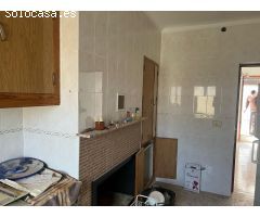 Encantadora casa para reformar con terreno y casa cueva en Barinas
