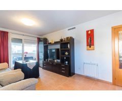 Piso de tres dormitorios con terraza acristalada en Altorreal