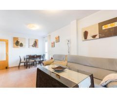 Piso de tres dormitorios con terraza acristalada en Altorreal