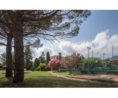 Exclusiva propiedad en la mejor zona de Collbató, con pista de tenis y piscina