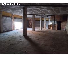 GRAN LOCAL COMERCIAL EN LLOGUER ZONA LES FLORS