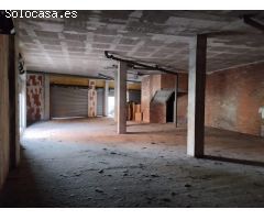 GRAN LOCAL COMERCIAL EN LLOGUER ZONA LES FLORS