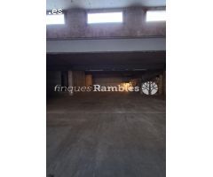 SOLAR AMB EDIFICI IDEAL PER INVERSIÓ EN CONSTRUCCIÓ