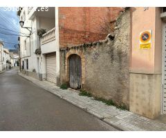 SOLAR AMB UNA PETITA EDIFICACIO