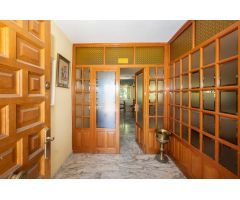 Exclusivo chalet con jardín y pisicina en Ogíjares
