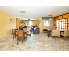 Exclusivo chalet con jardín y pisicina en Ogíjares