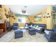 Exclusivo chalet con jardín y pisicina en Ogíjares