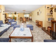 Exclusivo chalet con jardín y pisicina en Ogíjares