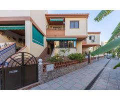 Fantástica casa en pleno paseo marítimo de Salobreña.