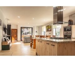 ESPECTACULAR CASA CON TERRENO EN LA SIERRA SUR