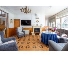 GRAN CASA CON ESTILO EN EL CENTRO DE DÚRCAL